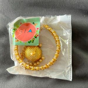 Bangle ( costume jewelry)